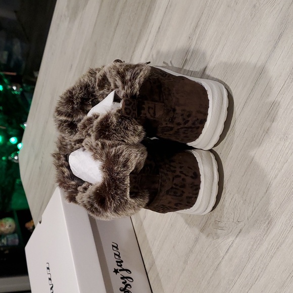 COPY - Gypsy Jazz Fancy with the Furs. Women's Size 8.5 - Picture 4 of 7